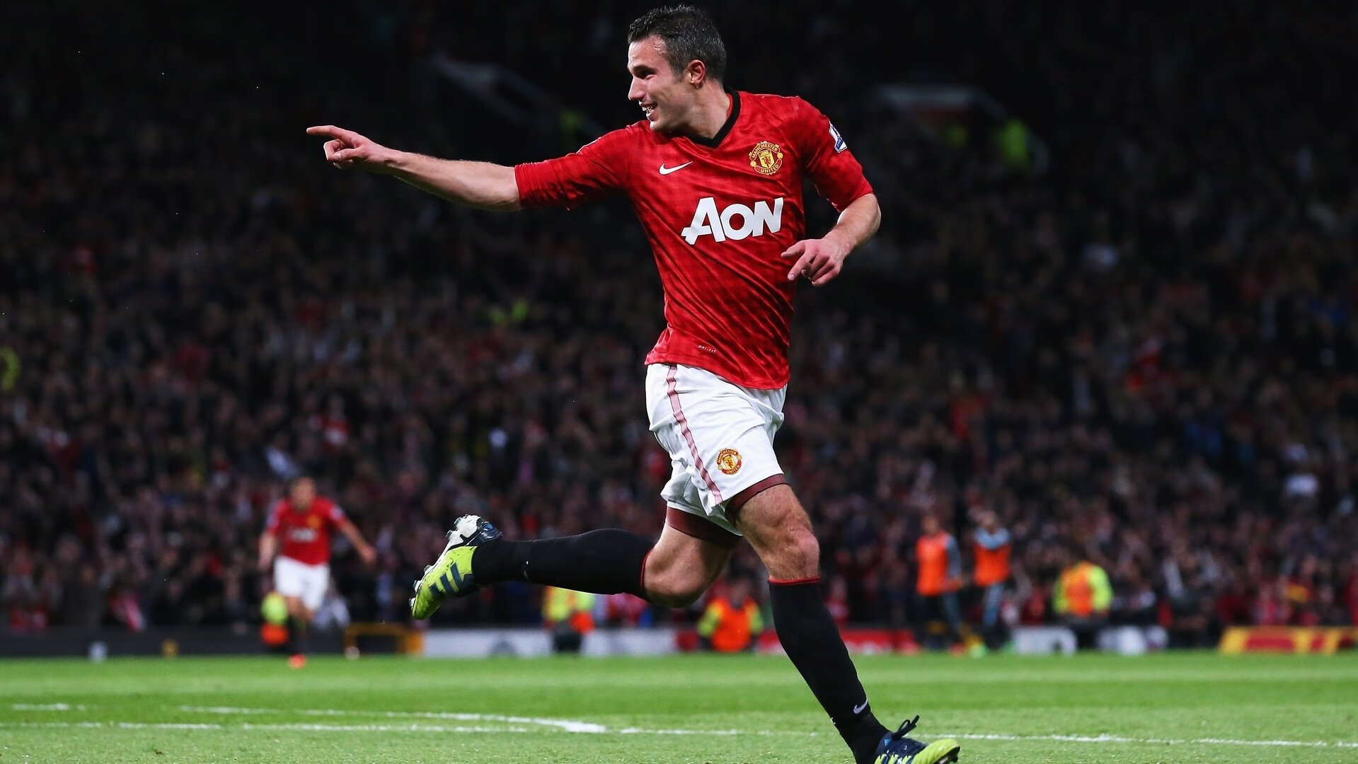 乐鱼官网-中场传球重心变化是否左右整体进攻模式,传中球怎么不停球直接射门