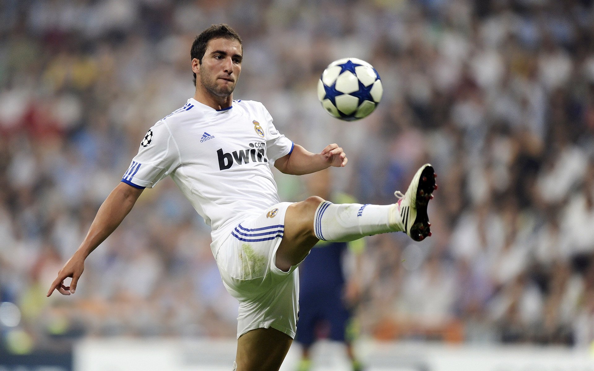 乐鱼vip-奥预赛中国足球平局 球迷呼吁增强临门一脚，2020足球奥预赛